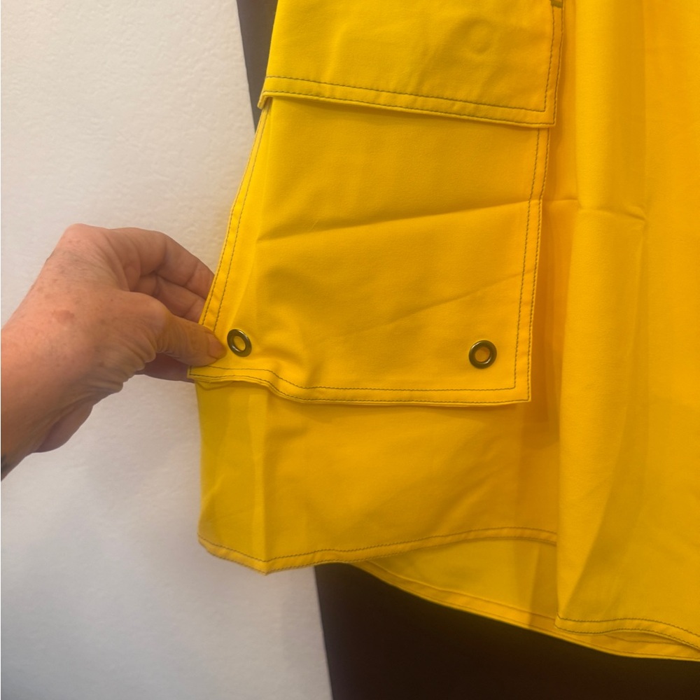 Swim trunks NWT 2 pair Men’s Blue &
Yellow w/cargo pockets. Fully lined.
Sz 3X - Picture 9 of 10